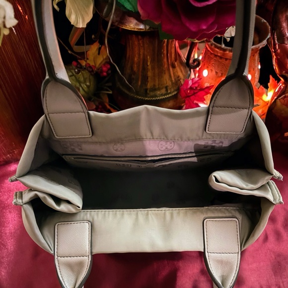 Tory Burch Elegant Gray Tote - Picture 9 of 11